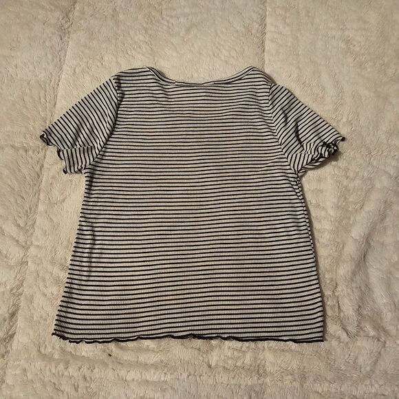 Striped Black and White Women's Top Size Small - Picture 2 of 2